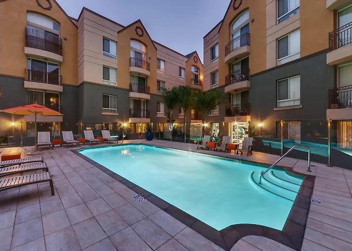 Spacious 3-Bedroom 3Bth Apt In Marina Del Rey! Pool, Hot Tub, Free Parking