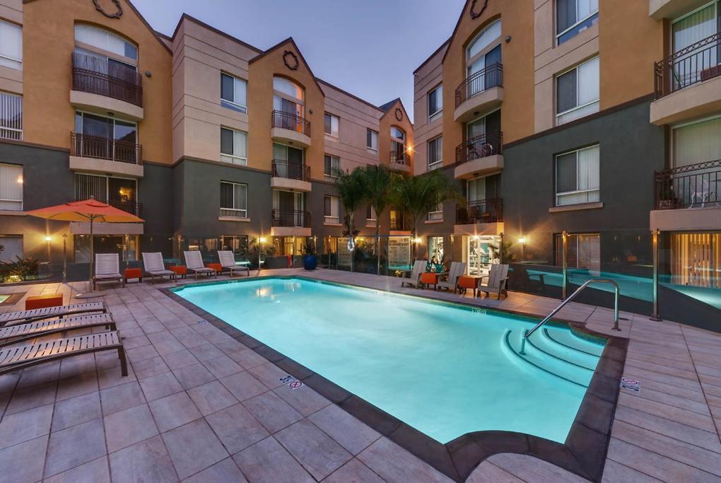 Spacious 3-bedroom 3bth In Marina Del Rey! Pool, Hot Tub, Free Parking